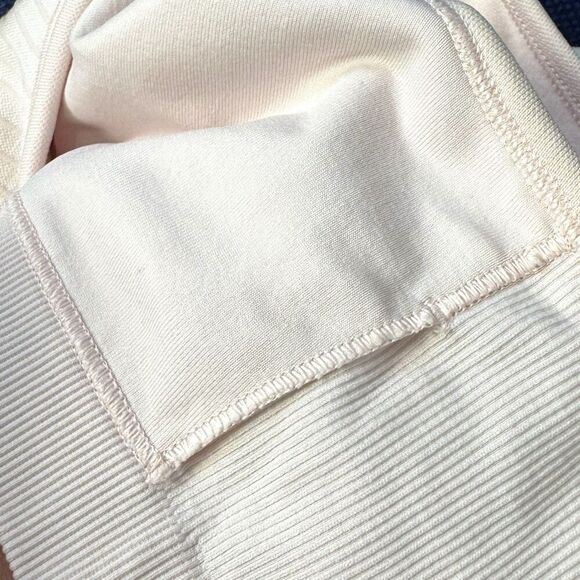 Lululemon Ebb to Street Crop Tank Size 12 Rib Map Strawberry Milkshake No Pads - Picture 5 of 5